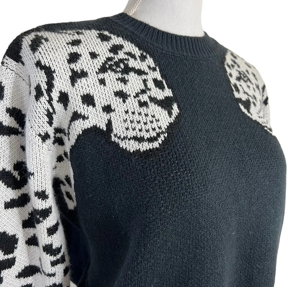 Aqua Sweater Size XS Black and White Leopard Cat Image Animal Print Crewneck Top - Picture 5 of 6